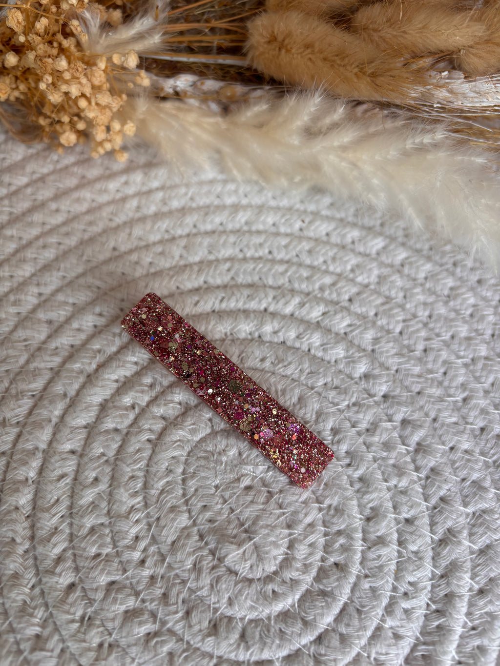 Barrettes en résine pailletée