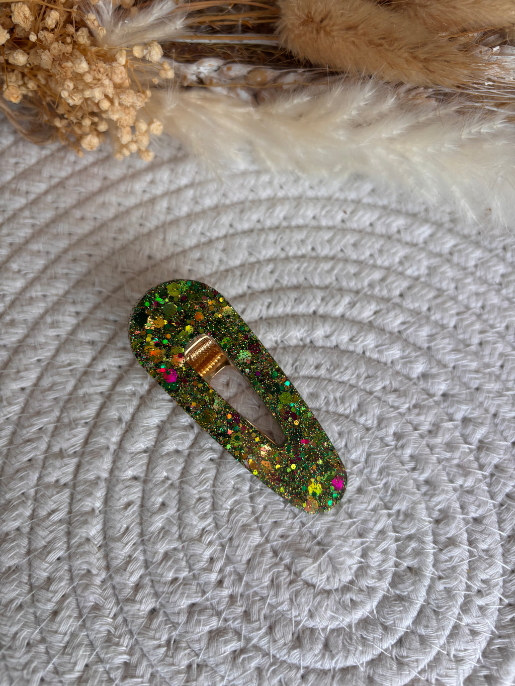 Barrettes en résine pailletée