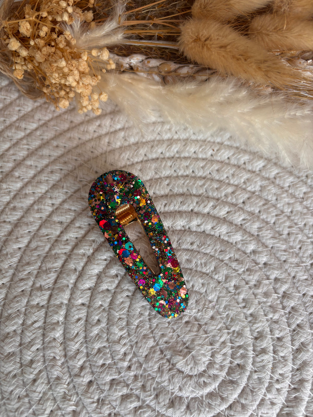 Barrettes en résine pailletée