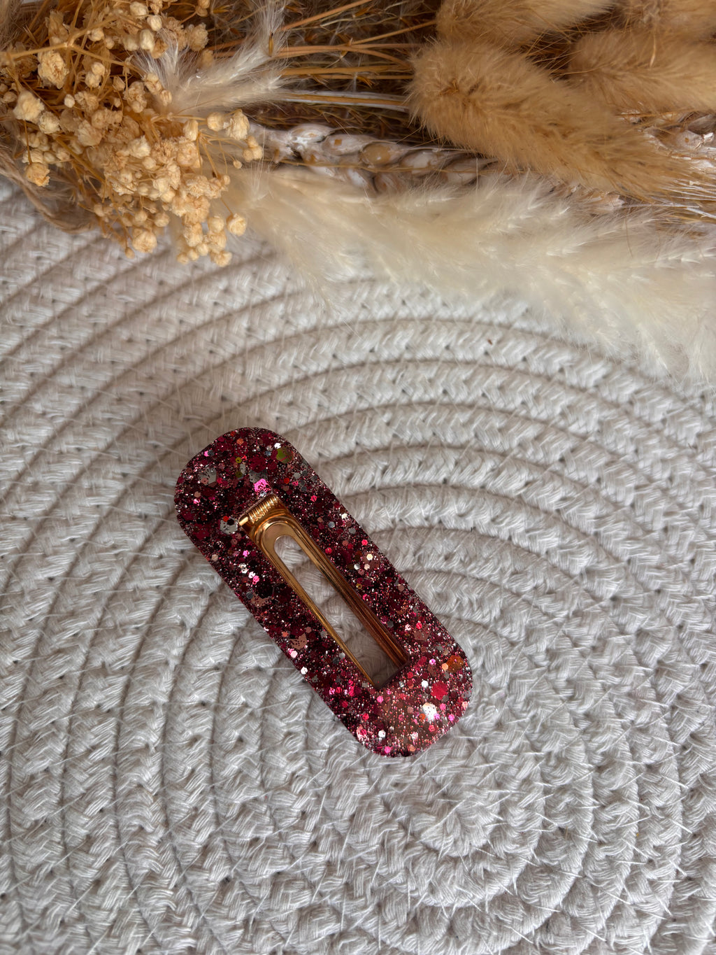 Barrettes en résine pailletée