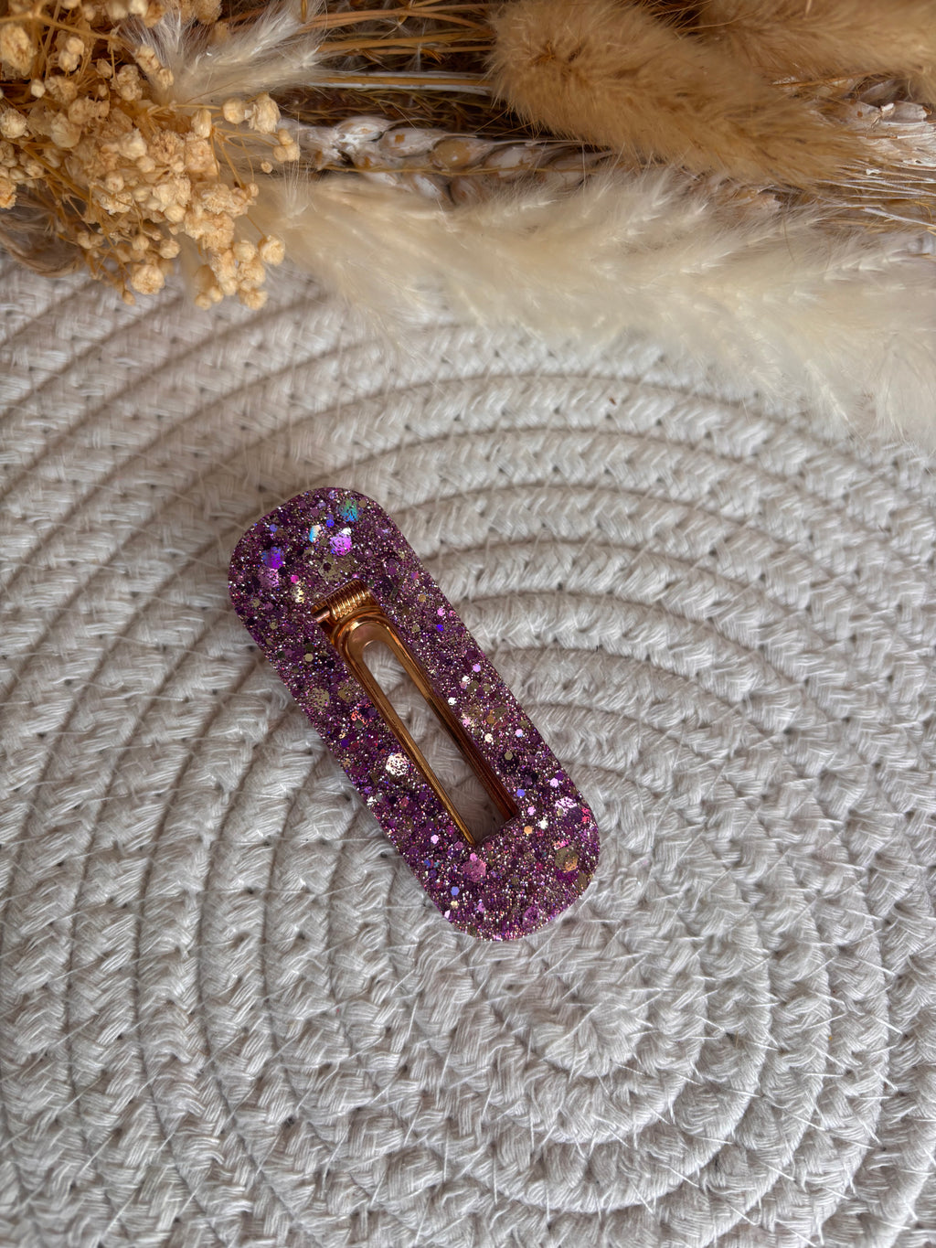 Barrettes en résine pailletée